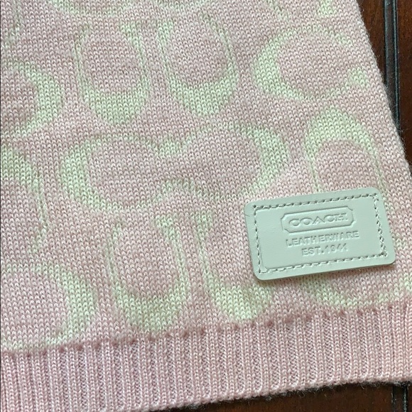 Coach Scarf & Hat - Picture 2 of 6